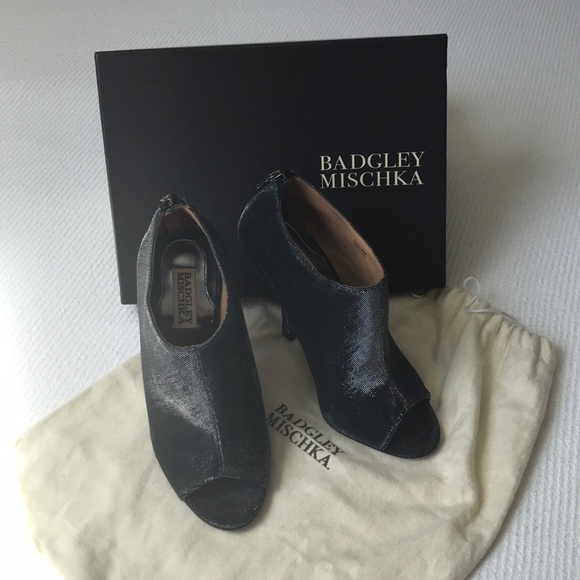 Badgley Mischka Mysti peep toe ankle boot pump - Picture 2 of 8